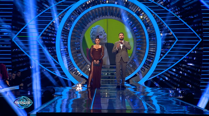 LIVE   Përplasje  mes Benitës dhe Elijonës për Klodin  VIDEO