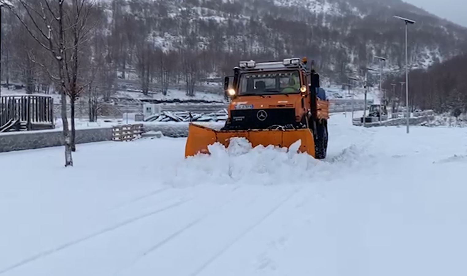 Nisin të reshurat e borës në Shqipëri  autoritetet bëjnë apel për kujdes të shtuar