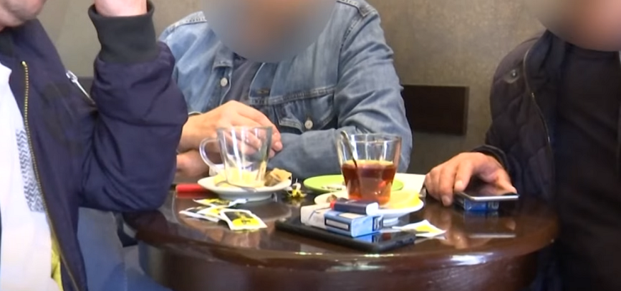 Askush s’ua prish tymin e duhanit, kafenetë në Prishtinë s’e respektojnë ligjin  (VIDEO)