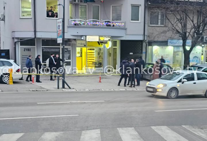 Grabitje e armatosur në një këmbimore në Pejë