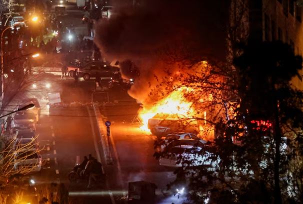 Zyrtari iranian thotë se numri i të vdekurve në protestat në Iran arrin të paktën 5000