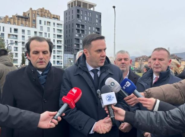 Abdixhiku pas homazheve te varri i Rugovës  Mbetet shqiptari më i madh i të gjitha kohërave