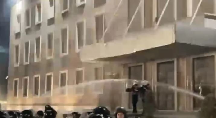 Një i lënduar në protestën e PD-së në Tiranë