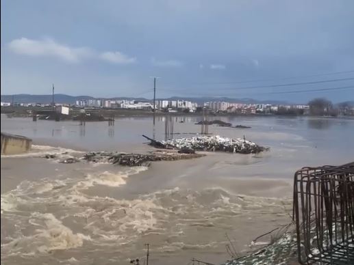 Gjendja e lumit Sitnica në Lipjan pas vërshimeve (VIDEO)