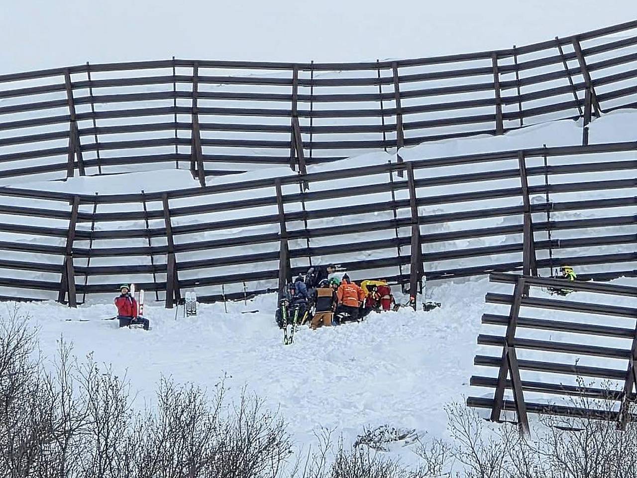 Tronditet Austria  Vdesin tre skiatorë  u bllokuan nga orteku
