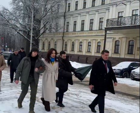 Ministrja shqiptare në Kiev  Frymëzim nga qëndresa e popullit ukrainas  VIDEO 