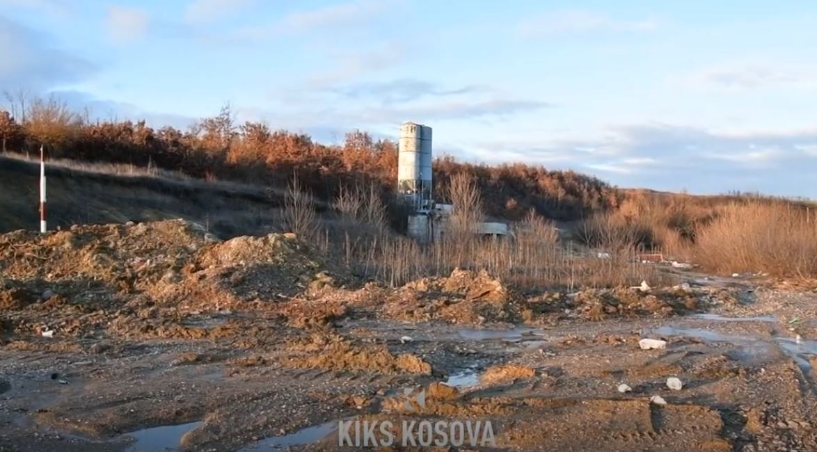 Tmerrohen banorët e Zajmit të Klinës, serbët ia shitën tokat te një shqiptar (VIDEO)