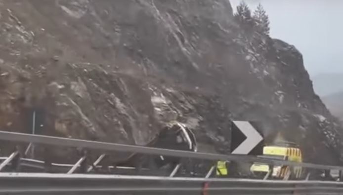 Aksident i shumëfishtë në  Rrugën e Kombit   dy gra të lënduara