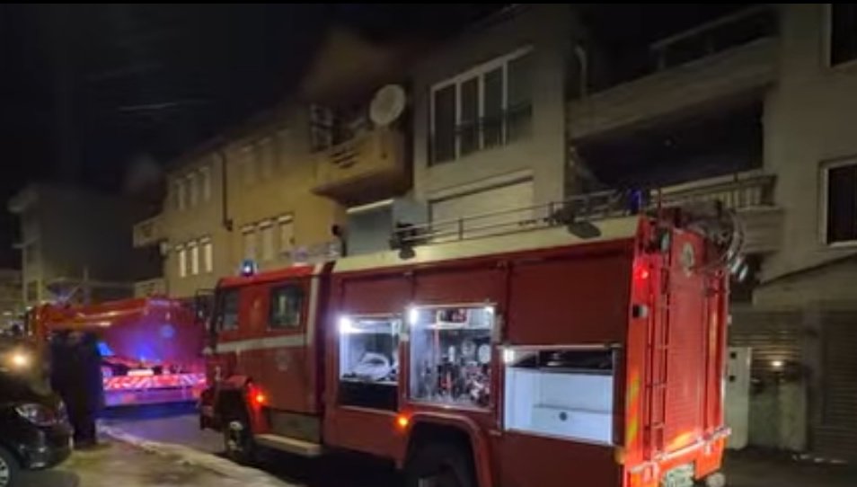 Zjarr i madh në një banesë në Tetovë  dyshohet për një viktimë