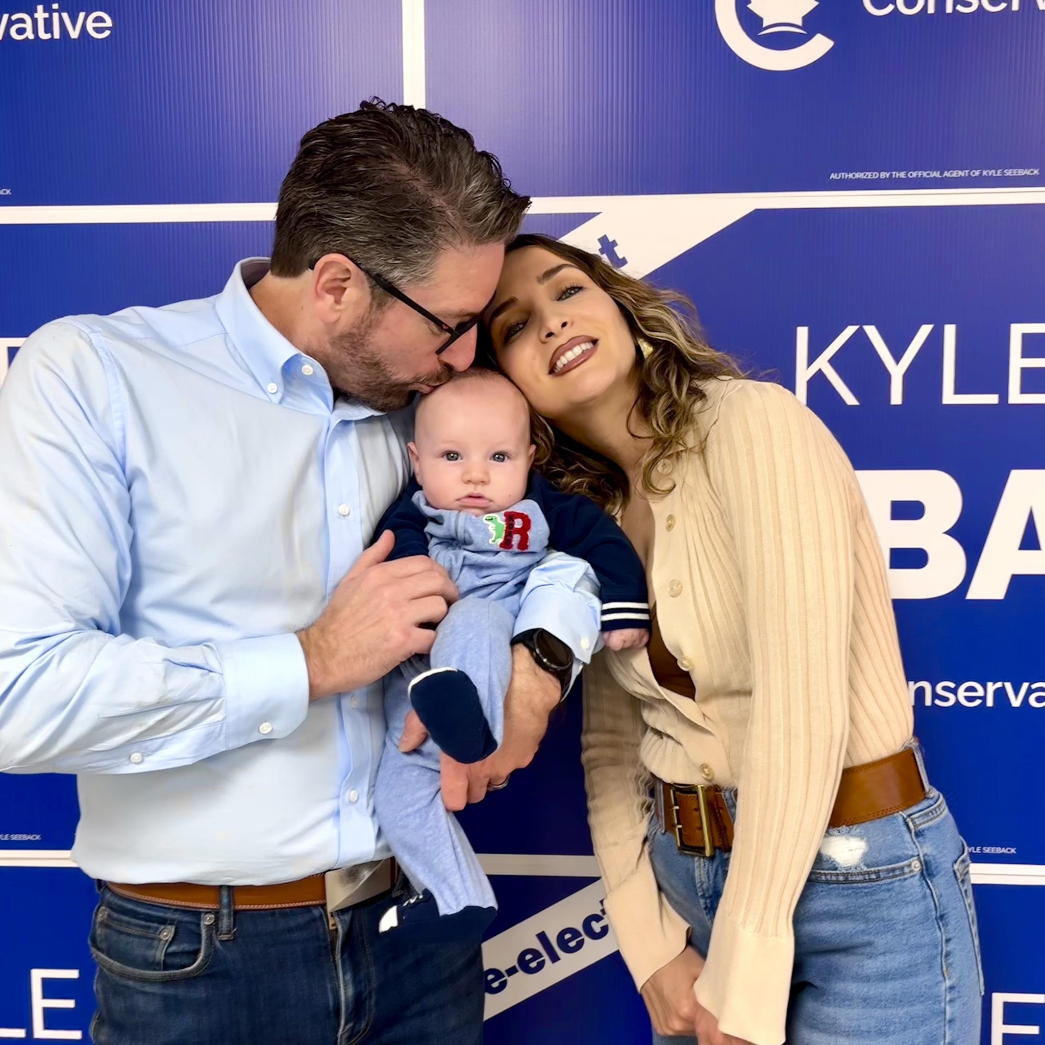 Familja Mazreku - Seeback (Foto: Facebook)