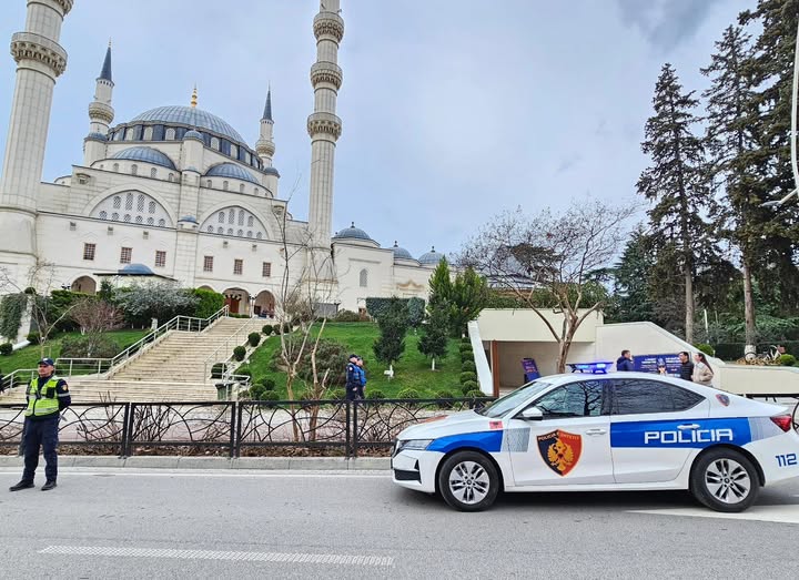 Policia në Shqipëri uron besimtarët myslimanë për fillimin e muajit të shenjtë të Ramazanit