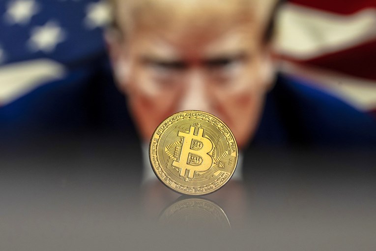 A duhet fajësuar Donald Trump për rënien e Bitcoin 