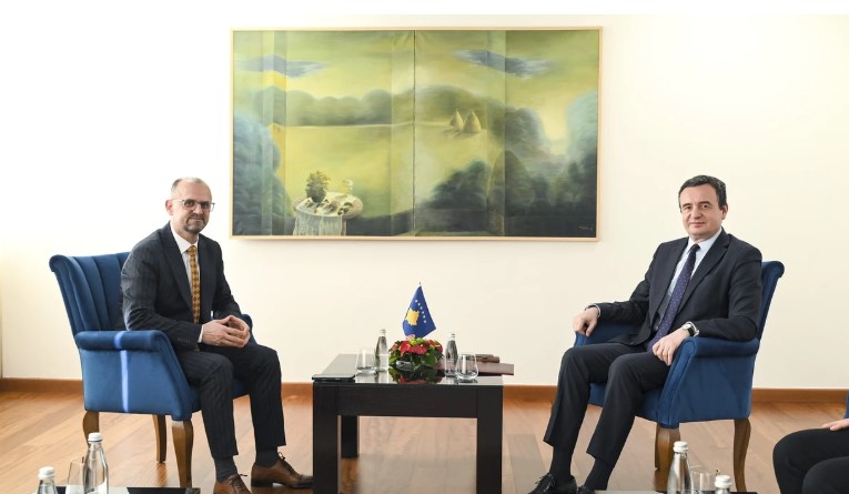 Arsim Berisha mbetet zëvendësministër i Shëndetësisë