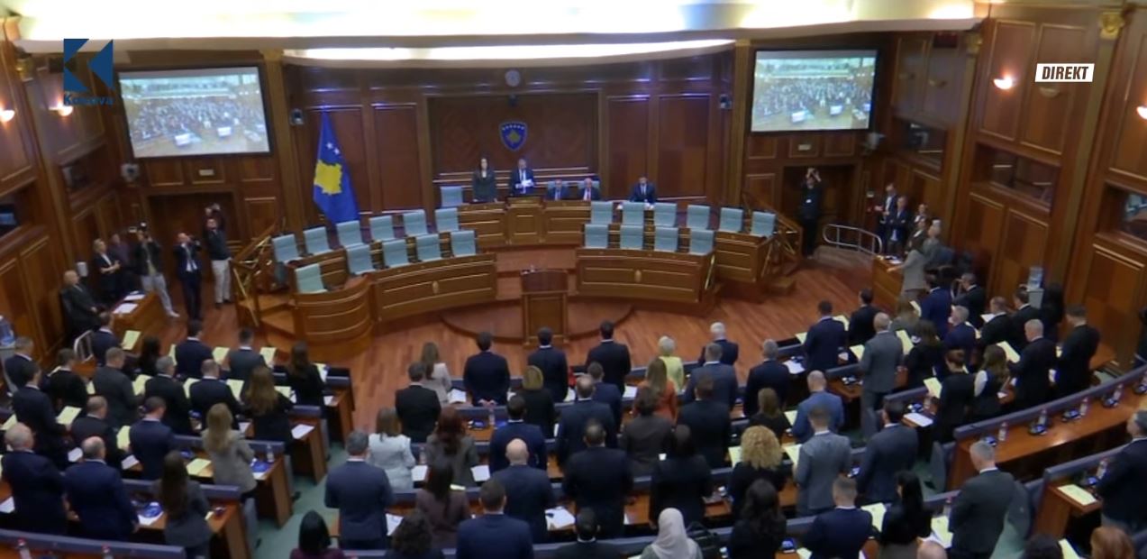 Betohen deputetët e Kuvendit të Kosovës (VIDEO)