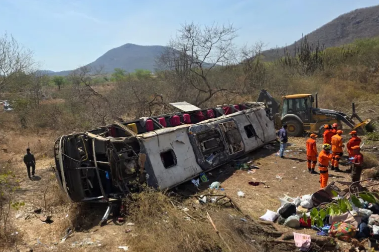 Të paktën 16 të vdekur nga aksidenti i një autobusi në shtetin Alagoas të Brazilit