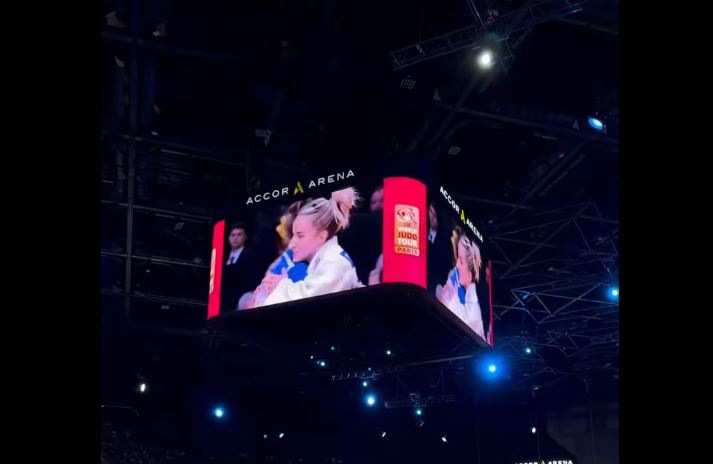 Triumfi i Distria Krasniqit  20 mijë shikues nderojnë Kosovën në Paris  VIDEO 