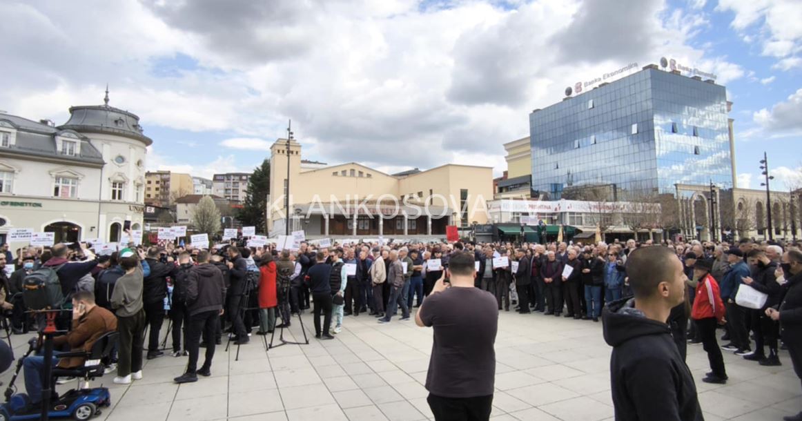 Protestohet sot kundër propozimit për shtrenjtimin e rrymës