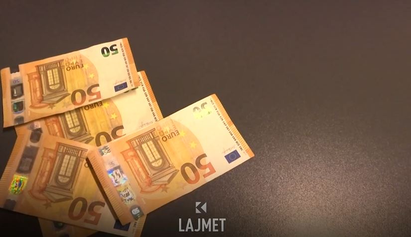 Paditë në Gjykata: Shërbyesit civilë duan shtesat me ligjin e vjetër (VIDEO)