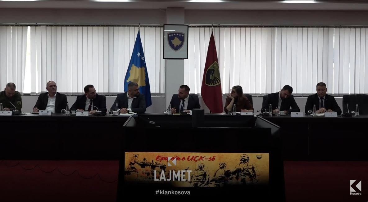 Epopeja e UÇK-së: Veteranët e pakënaqur bojkotuan mbledhjen (VIDEO)