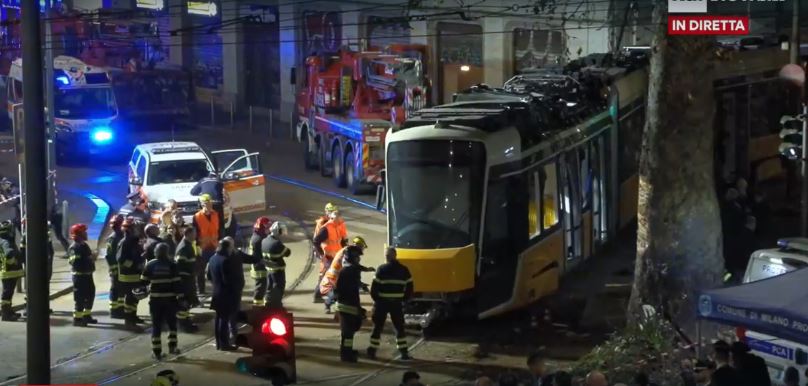 Shkon në dy numri i të vdekurve nga përplasja e tramvajit me ndërtesën në Milano