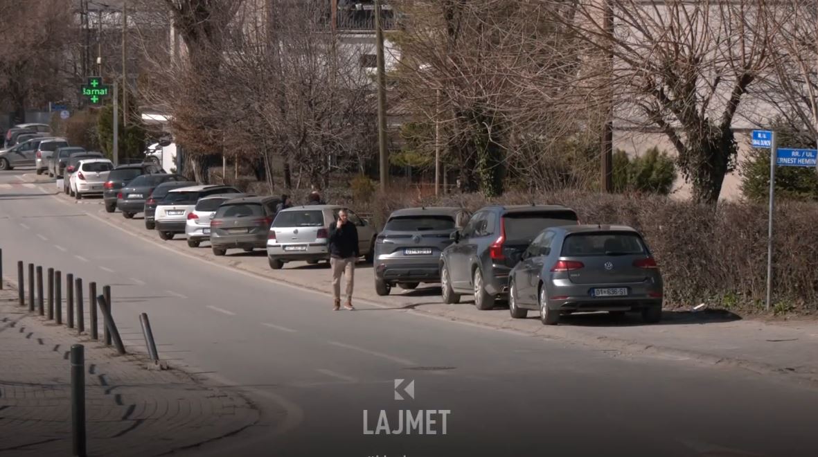 Banorëve të Prishtinës, derman për parkingje s’po u bën as komuna (VIDEO)