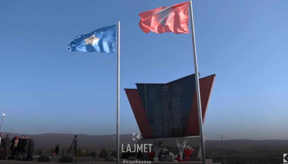 Masakra e parë: Plumbat nga ajri e toka vranë 24 civilë (VIDEO)