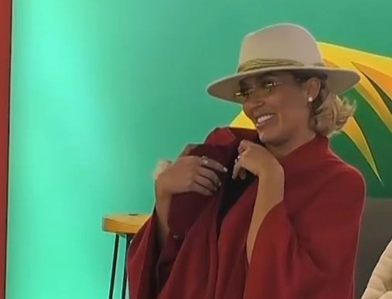 “Të dua fort”, Dolce i shpreh dashurinë dikujt jashtë shtëpisë (VIDEO)