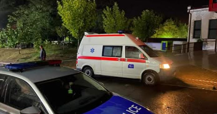 Aksidentohet një 76-vjeçar në Mitrovicë, dërgohet me urgjencë në spital