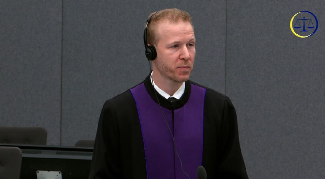 Howling  Robin dhe Clark  nuk kishin kurrfarë interesi për të kuptuar çfarë po ndodhte në realitet