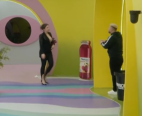 “Ti s’ke vend as jashtë”, Labi i ashpër me Albën (VIDEO)
