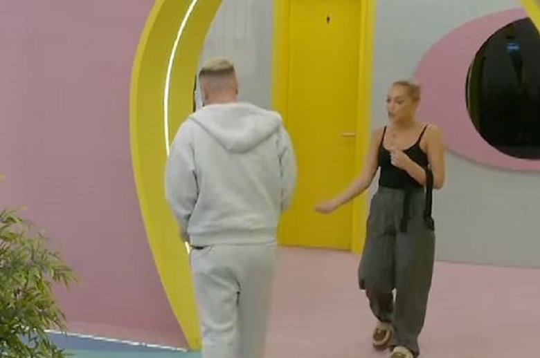 “Sa njerëz kanë derdhur lot për shkakun tënd”, Aurora debaton me Labin (VIDEO)
