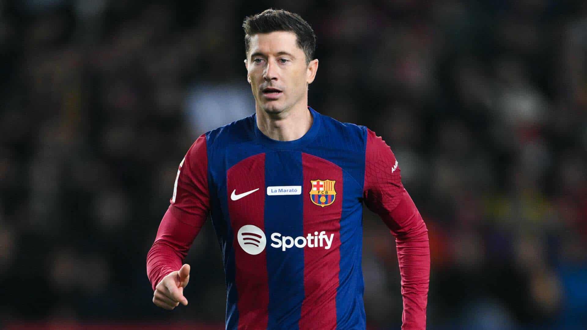 Robert Lewandowski drejt largimit nga Barcelona