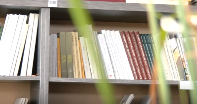 Shqipja po çlirohet nga turqishtja e serbishtja (VIDEO)