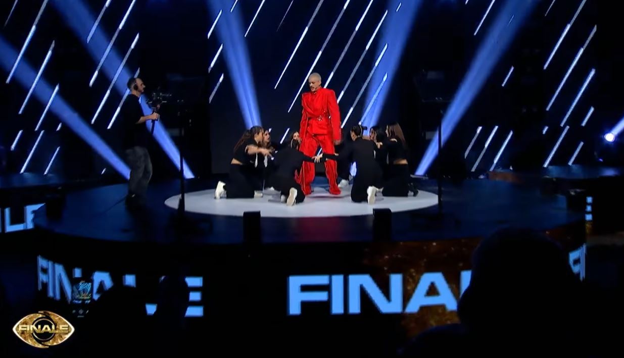Londrimi elektrizon finalen e madhe me “Je ka m’djeg” (VIDEO)