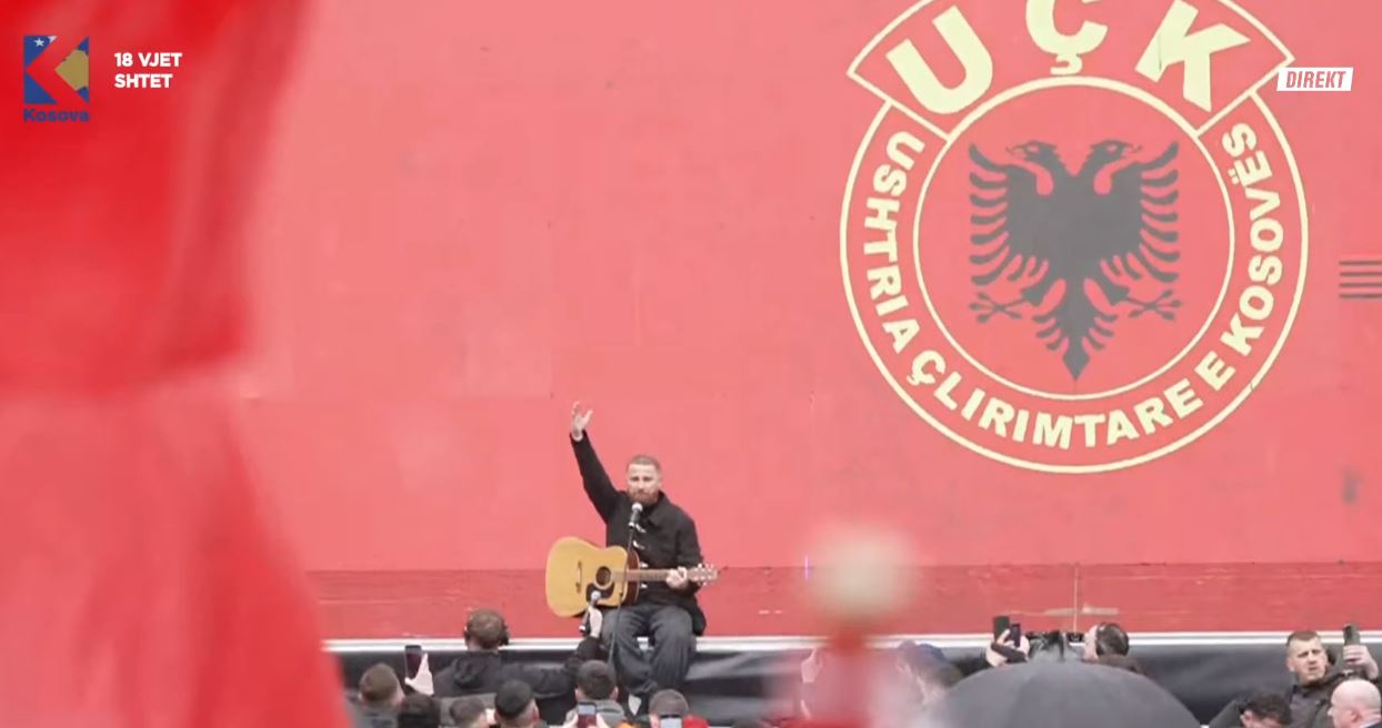 Lyrical Son ngjall emocione me këngën  Ushtria Çlirimtare  në marshin  Drejtësi  jo politikë 