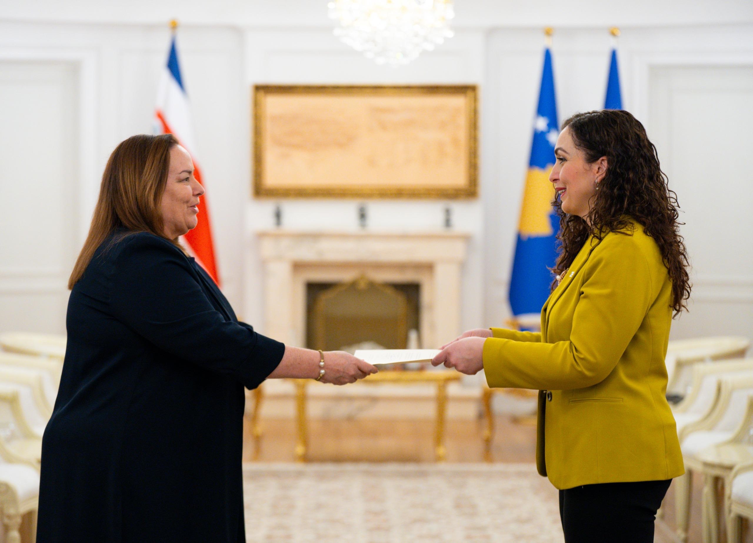 Osmani pranon letrat kredenciale të ambasadores së re  thellohet bashkëpunimi mes Kosovës e Kosta Rikës