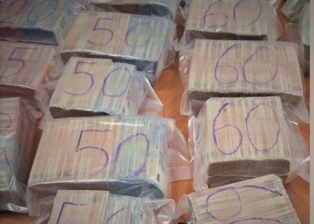 U kapen me rreth 1 milion euro në Merdare, kërkohet paraburgim për tre të dyshuarit