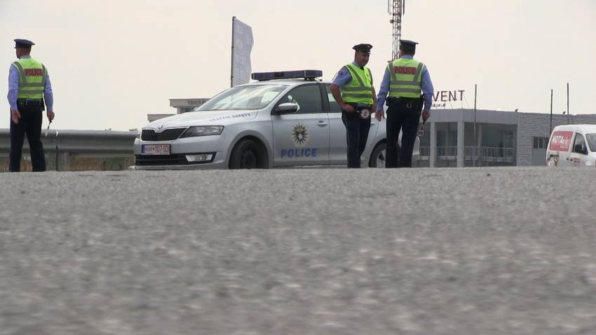 Pejë: Kapet duke vozitur 104 km/h në zonën 40, gjobitet shoferi e i merret leja