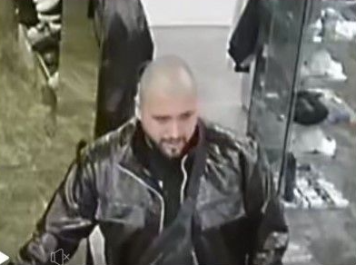 Qytetarët luten të ndihmojnë policinë në identifikimin e të dyshuarit për vjedhje