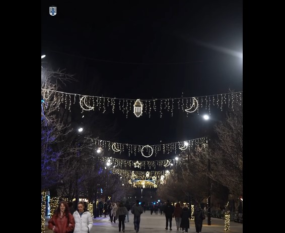 Prishtina ndez dritat për muajin e Ramazanit  VIDEO 