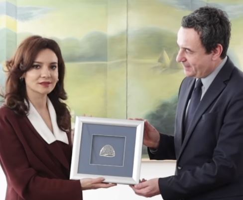 Mbledhja e përbashkët e qeverive dhe hekurudha kuqezi në fokus të takimit mes Spiropalit dhe Kurtit