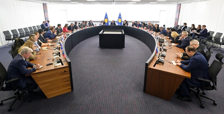 Zbatimi i Ligjit për të Huajt, Kurti pret në takim përfaqësuesit diplomatikë