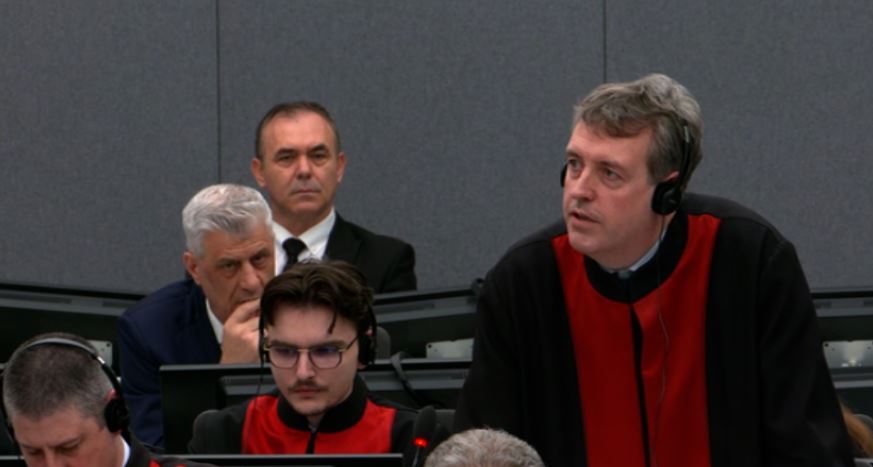 Roberts: "Sipas ZPS, edhe Adem Jashari ishte anëtar i pretenduar i ndërmarrjes kriminale, pa ia përmendur emrin"