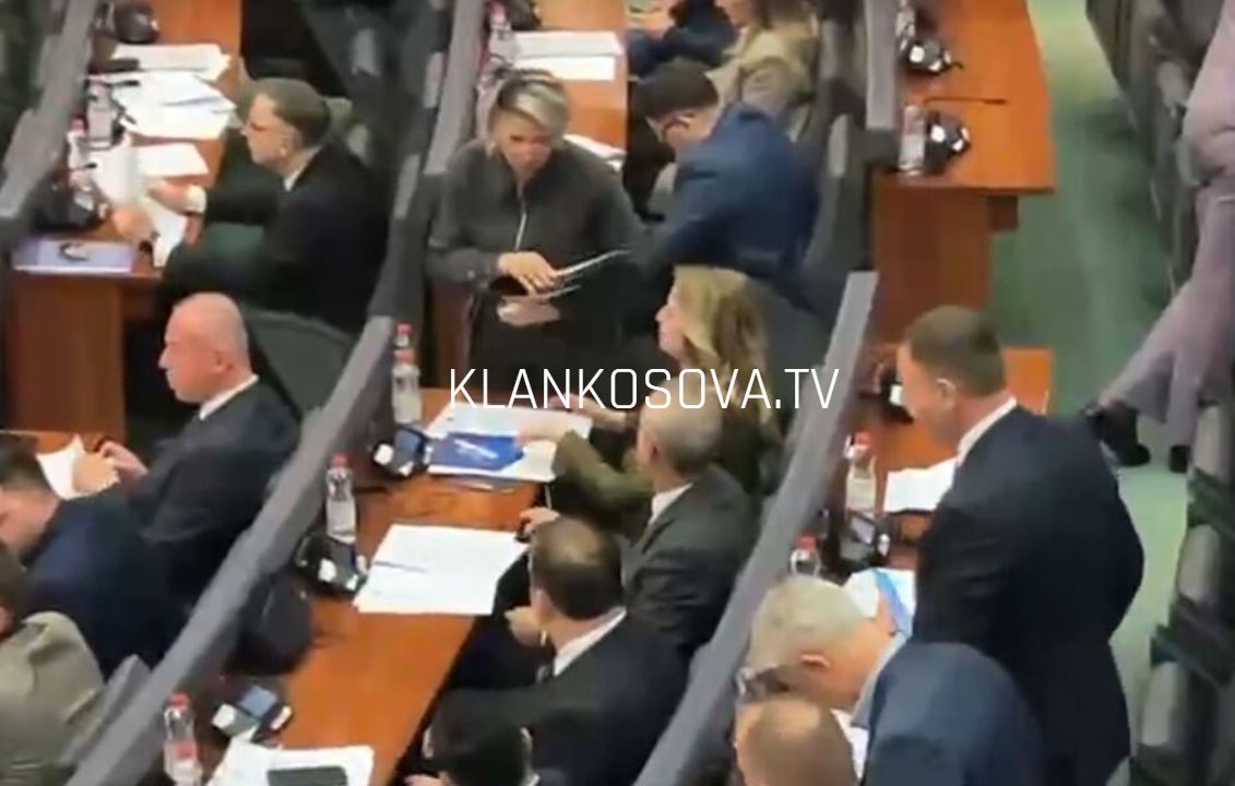 Betohen 18 deputetët e rinj që zëvendësuan ata që zunë poste ministrore