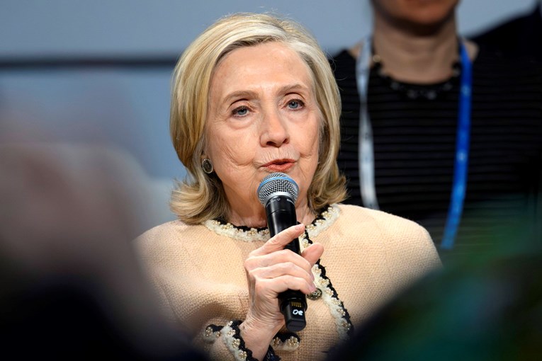 Hillary Clinton  Qëndrimi i Trump ndaj Ukrainës është  i turpshëm 