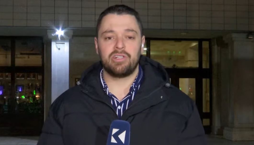 Deputetët dhe ekzekutivi i ri “Kurti 3” largohen nga objekti i Kuvendit 