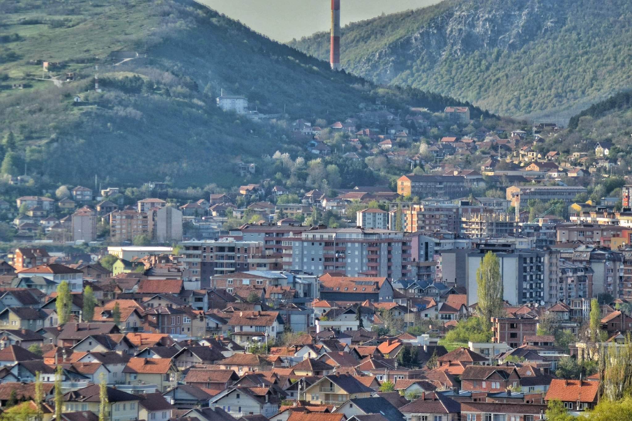 Si eskaloi sherri në Mitrovicë, ku një 36-vjeçar mbeti i plagosur? (VIDEO)
