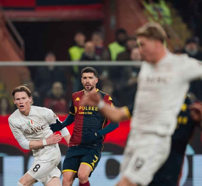 Gabime  zemër dhe  Hojlund  Napoli mposhti Genova me një penallti në minutën e 95 të