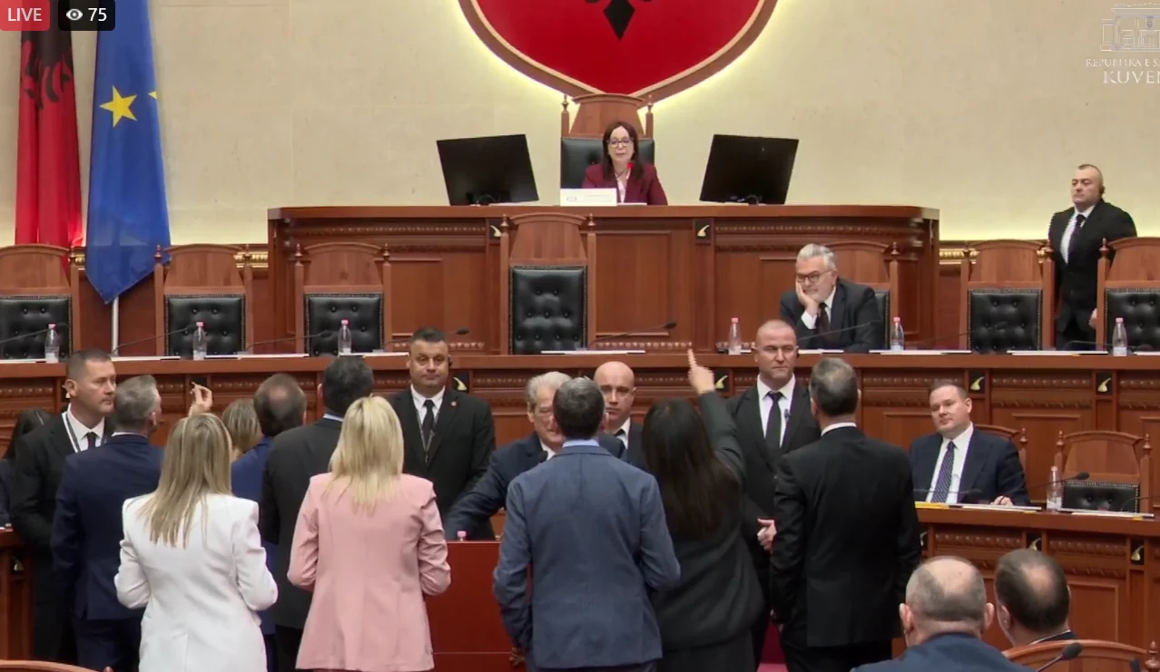 "Hajdutë të pashoqë", Berisha me akuza të forta ndaj deputetëve që mbrojnë Ramën