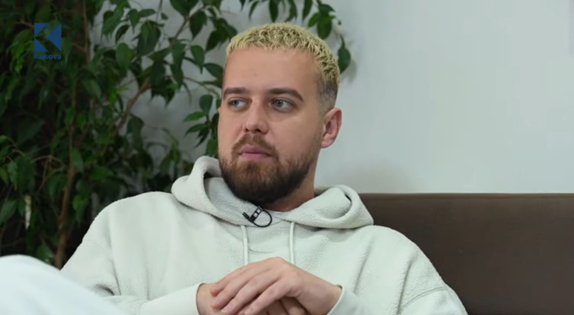 Kushtrimi hap dyert e shtëpisë së tij, tregon kë e sheh fitues të BBVK (VIDEO) 